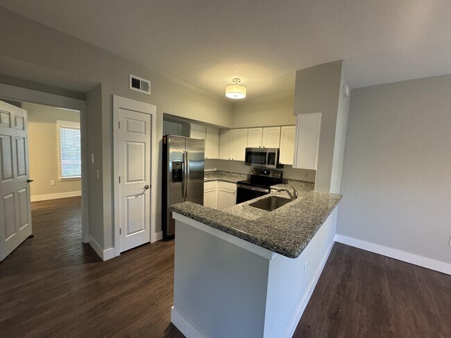 Building Photo - 10000 SW 52nd Ave