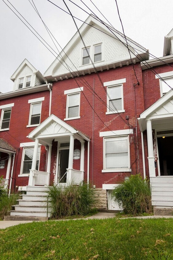 Primary Photo - 2413 1/2 Clifton Ave.