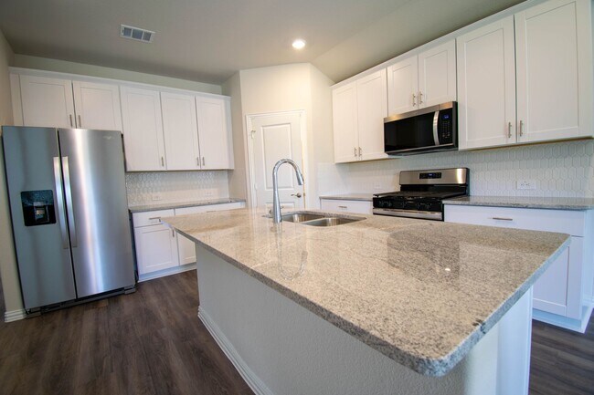 Foto del edificio - NEW Home, New Street, New Neighborhood! Wi...