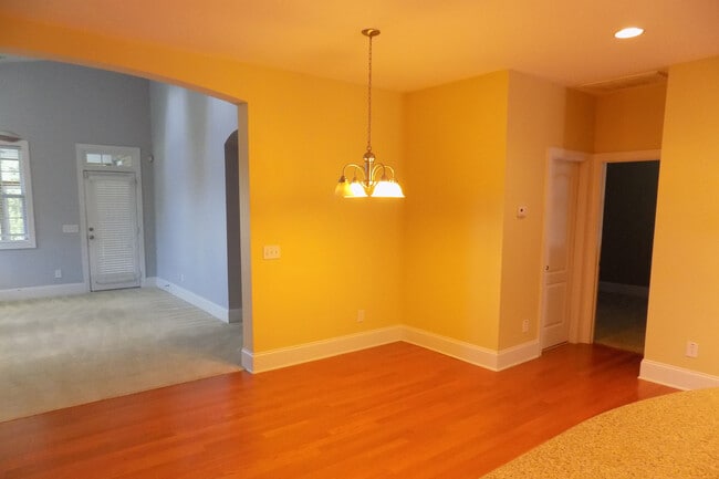 Building Photo - Beautiful 3 Bedroom Home in Stone Ranch Subdivision