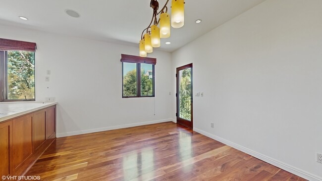 Building Photo - 3311 Deronda Dr