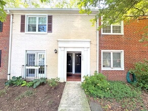 Building Photo - 2509-D S Walter Reed Dr