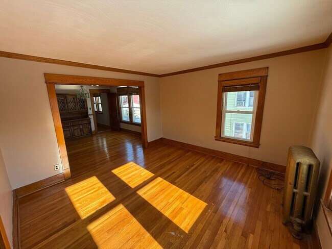 Building Photo - 99-101-101 Mooreland St