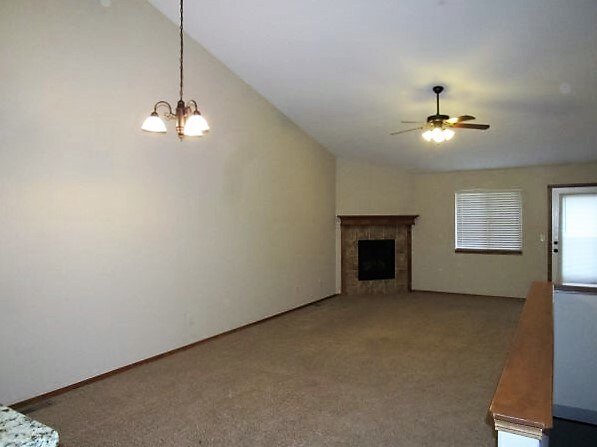 Foto del edificio - 1944 N Springbrook St