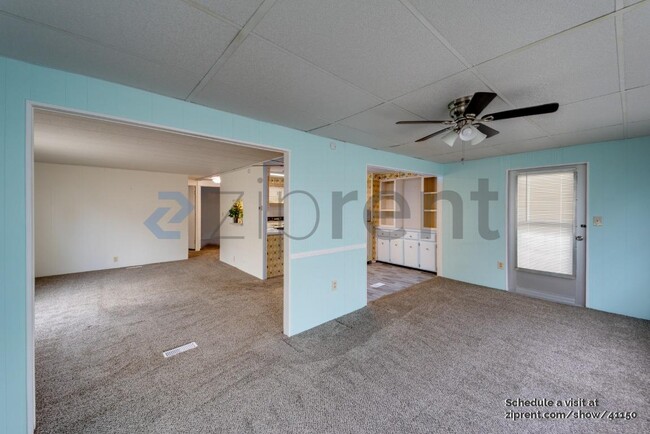 Building Photo - 10928 Poplar St NE