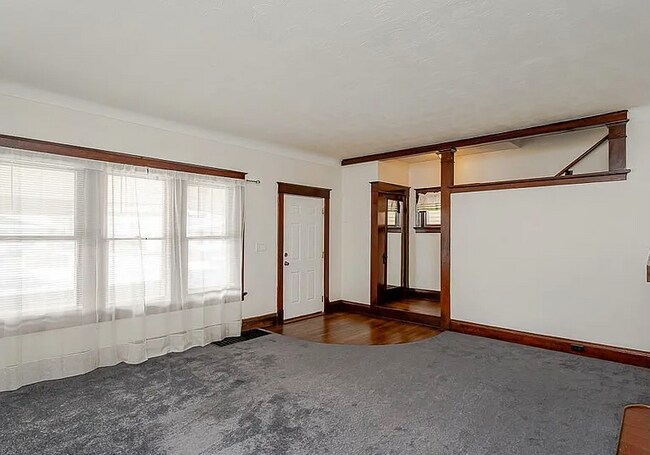 Building Photo - 1019 Radcliffe Dr