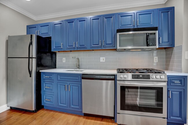 Building Photo - Charming Renovated Row House in Baltimore,...