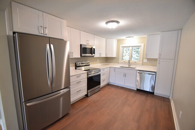 Cocina - 553 Mill St
