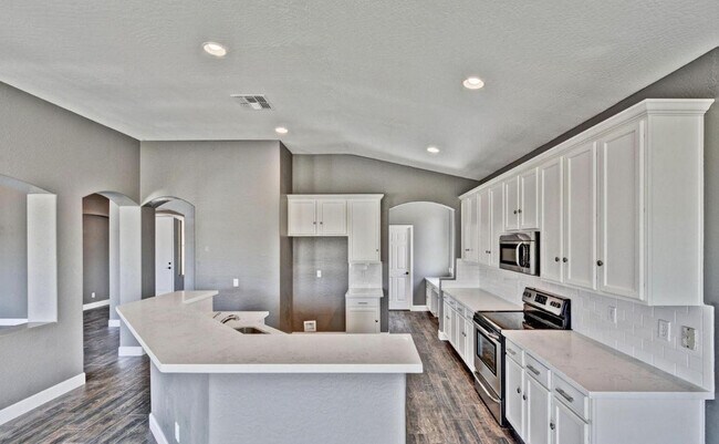 Foto del edificio - 14284 W Woodbridge Ave