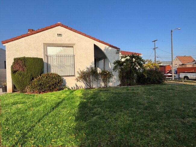 Foto del edificio - 7530 S Hobart Blvd