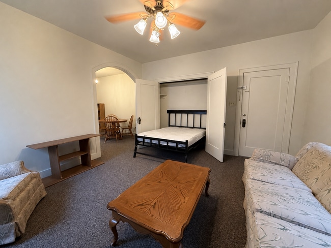 Building Photo - Cute and FURNISHED 1 bedroom, 1 bath duplex AVAILABLE NOW!