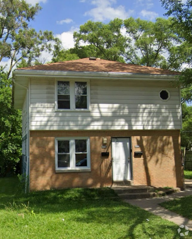 Building Photo - 5944 N 61st St