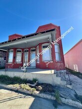 Building Photo - 932-934 Utah Ave