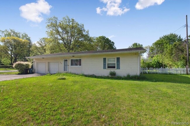 Building Photo - 500 Trombley Rd
