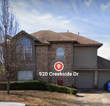 Building Photo - 920 Creekside Dr