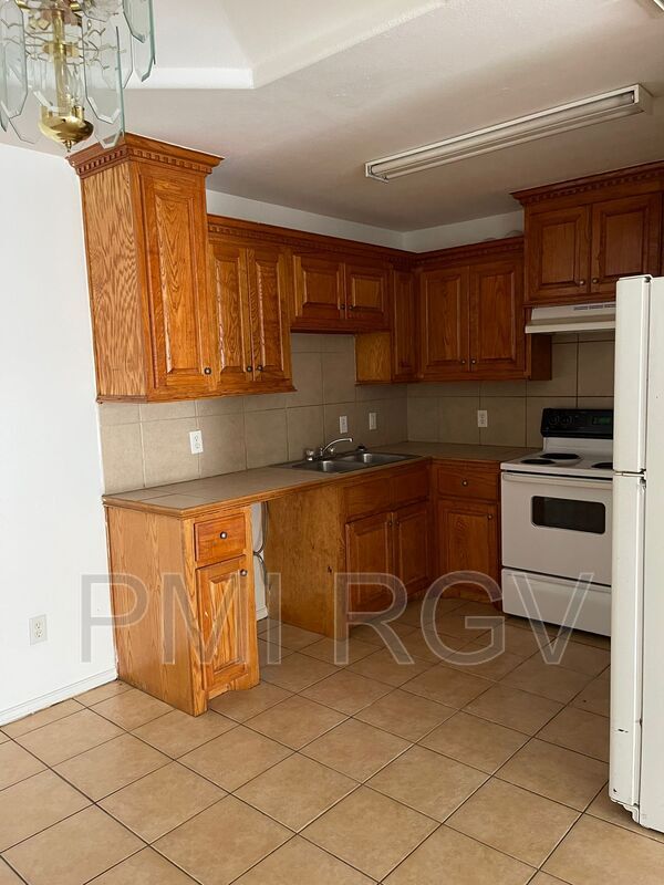 Foto del edificio - 1501 E Coyote St