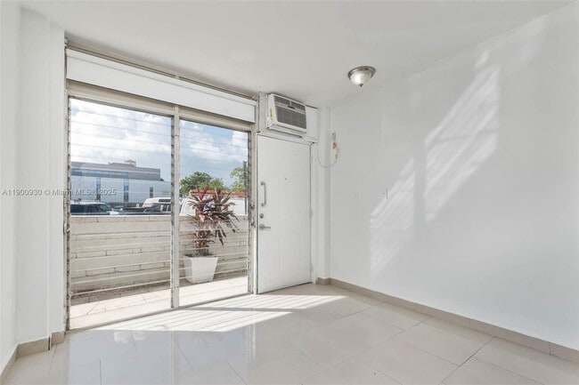 Building Photo - 1685 Jefferson Ave