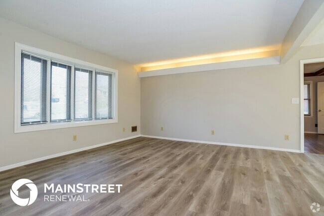 Building Photo - 3923 S Breckenridge Dr