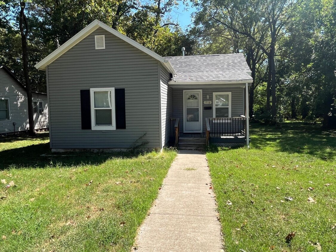 Primary Photo - 3 Bedroom!