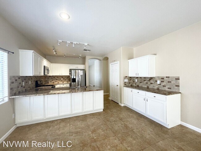 Building Photo - 4 br, 2 bath House - 9004 Wind Warrior Ave