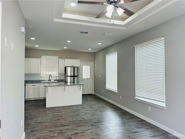 Foto del edificio - 10 Sugar Gdn Dr