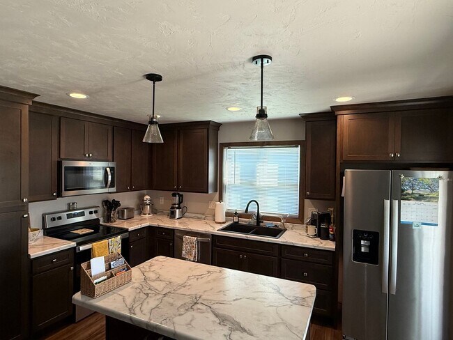 Foto del edificio - 4534 Cherryvale Ave