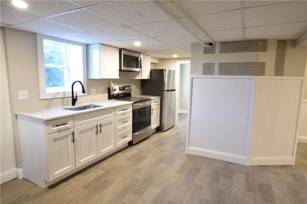 202 Bayview Ave Unit A, Bristol, RI 02809 Room for Rent in Bristol