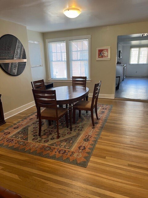 Comedor - 9 Hollenden Pl
