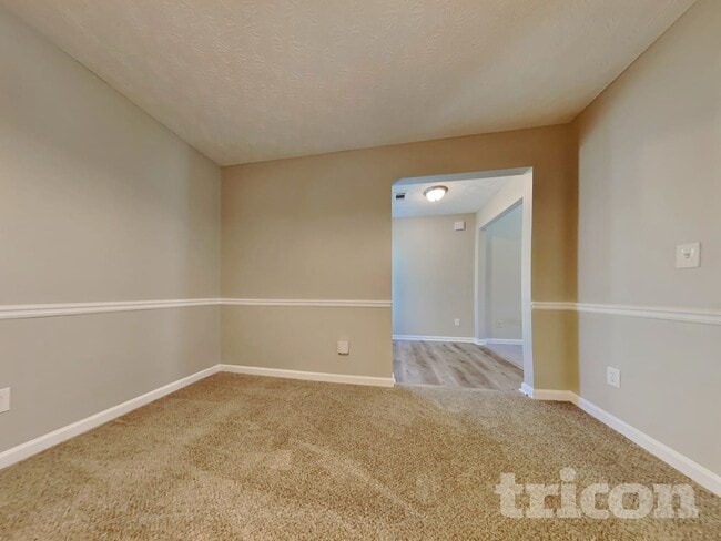 Building Photo - 523 Ashton Manor Dr