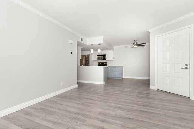 Foto del edificio - 12043 Alta Carmel Ct