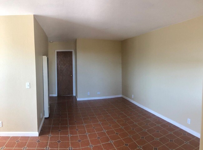 Building Photo - 256 Watson St