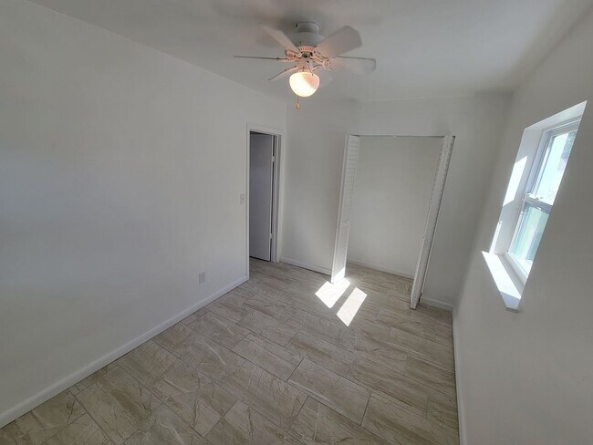 Building Photo - A Hidden Gem Offering Privacy and Convenience