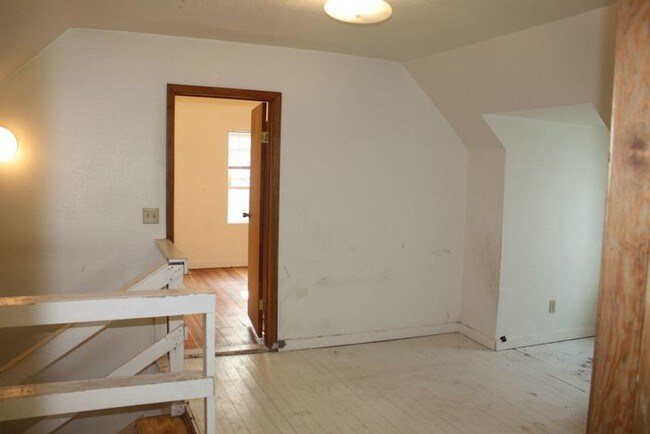 Building Photo - 326 S Asbury St