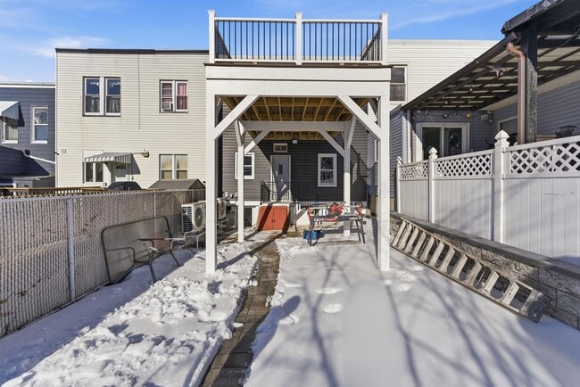 Building Photo - 821 18th St