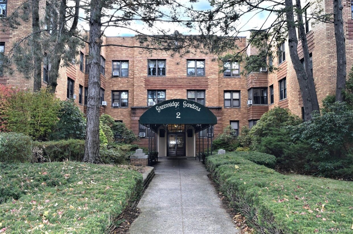 Foto principal - 2 Greenridge Ave