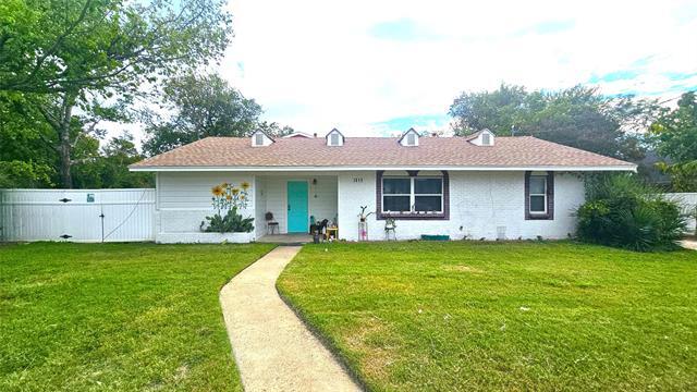 Foto principal - 1015 S Welch St