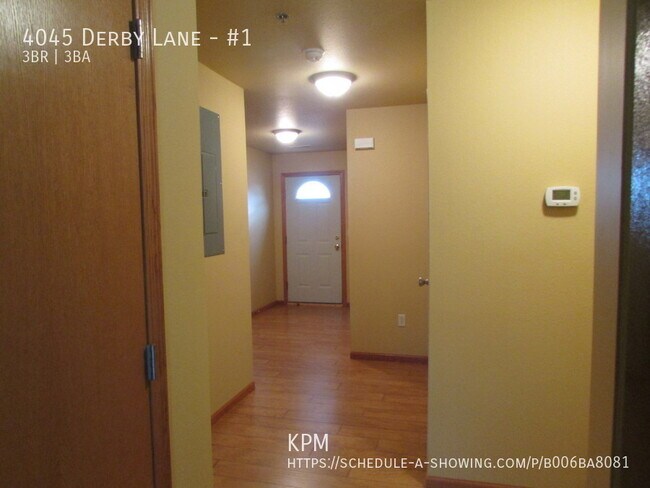 Foto del edificio - 4045 Derby Ln