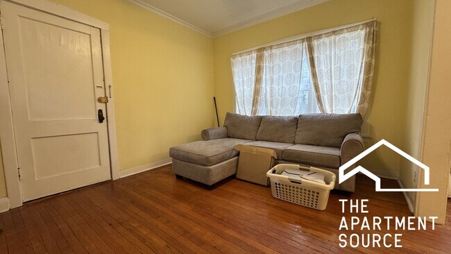 Foto del edificio - 5821 N Glenwood Ave