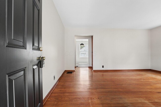 Foto del edificio - 375 E Royal Forest Blvd