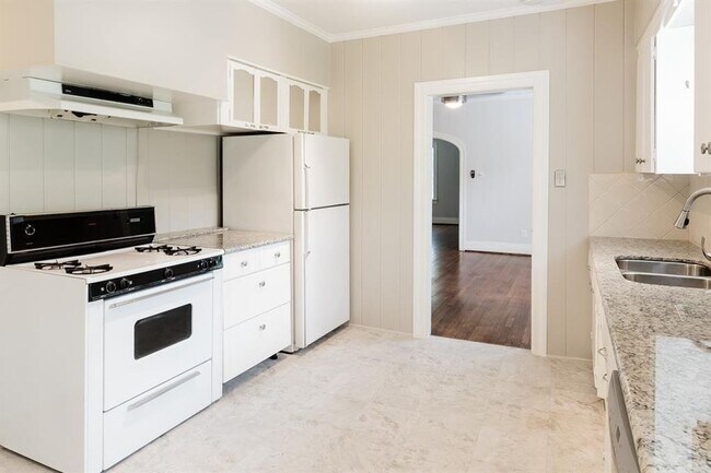 View looking into dining area - 1212 Milford St