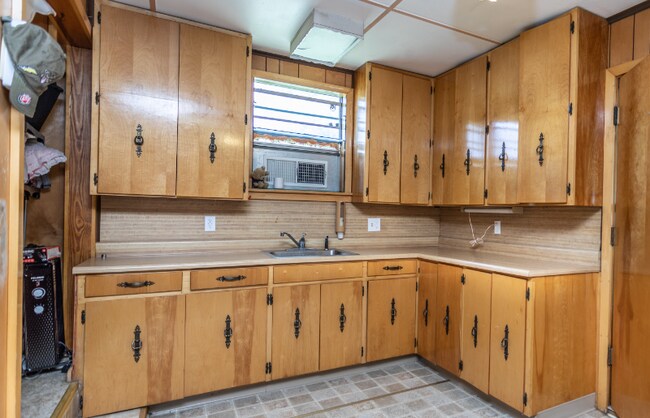 Foto del edificio - 1201 Whaley Dr