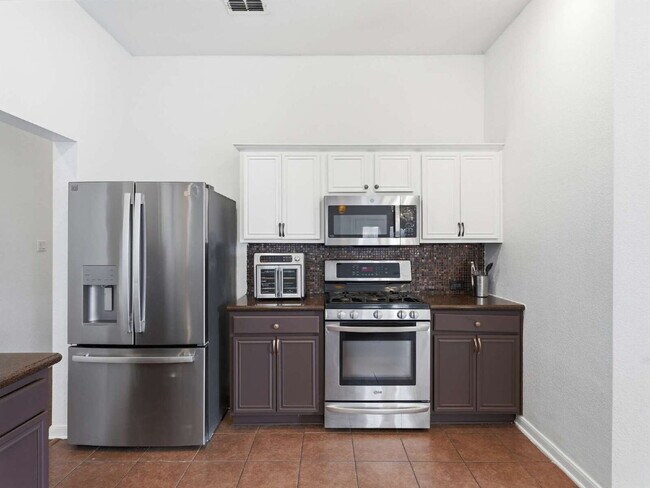 Foto del edificio - 1039 Wood Brook Dr