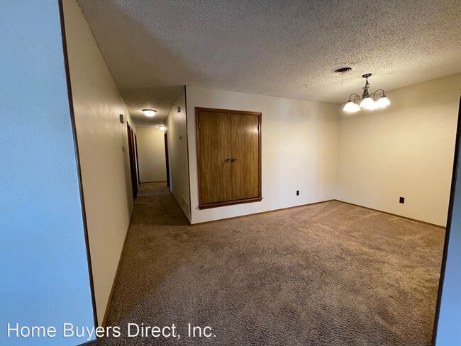 Building Photo - 3 br, 2 bath House - 4422 Ridgecrest