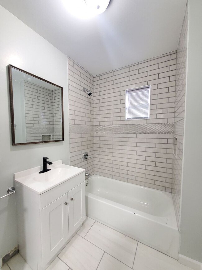 Foto del edificio - 702-704-704 Berkeley Rd