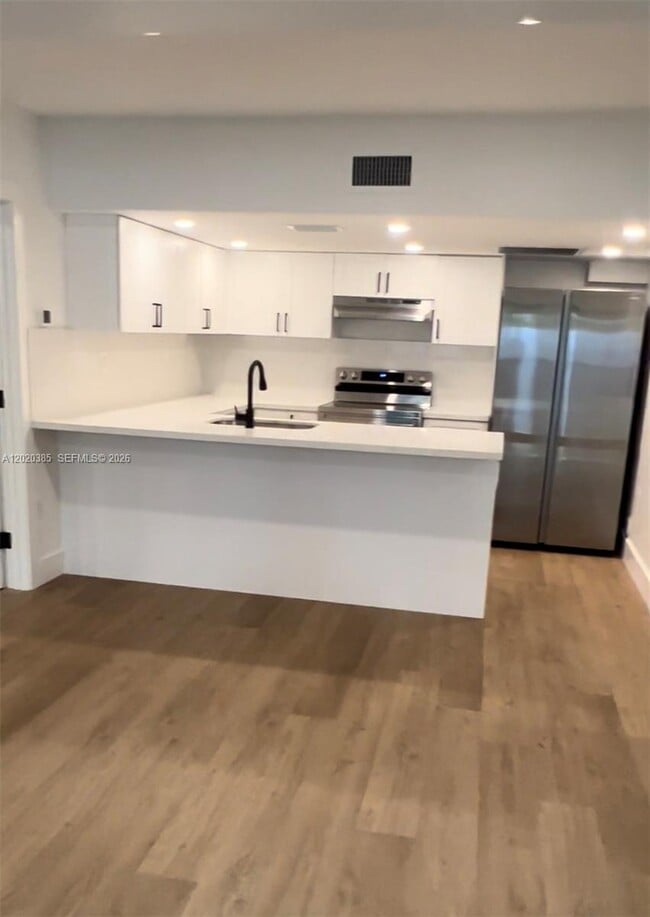 Foto del edificio - 16349 Ravenwood Pl