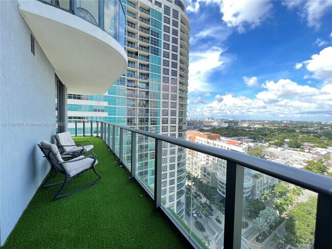 Foto del edificio - 121 NE 34th St