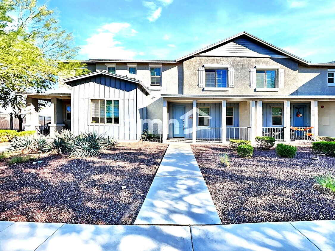 Primary Photo - 20715 W Thomas Rd