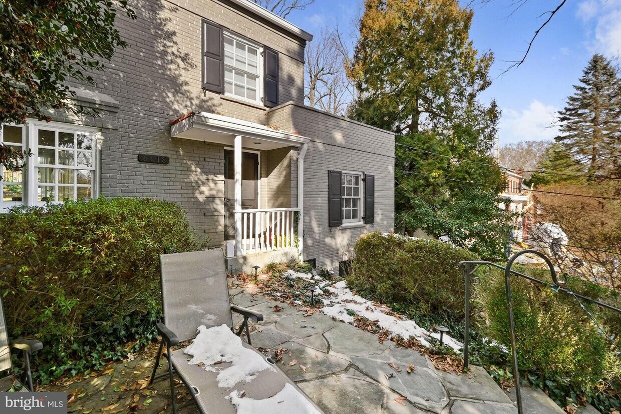 Primary Photo - 6618 31st St NW