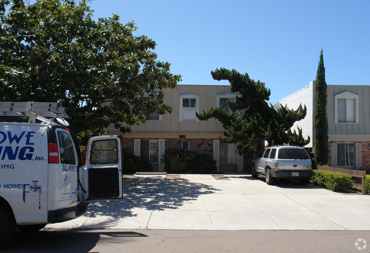 Building Photo - Chalcedony Apartments