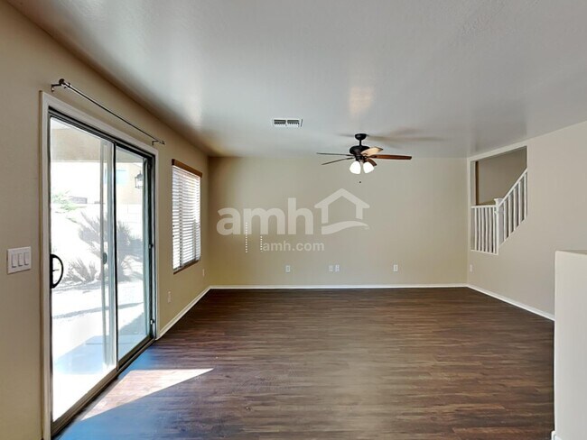 Building Photo - 5898 E Paradise Ln